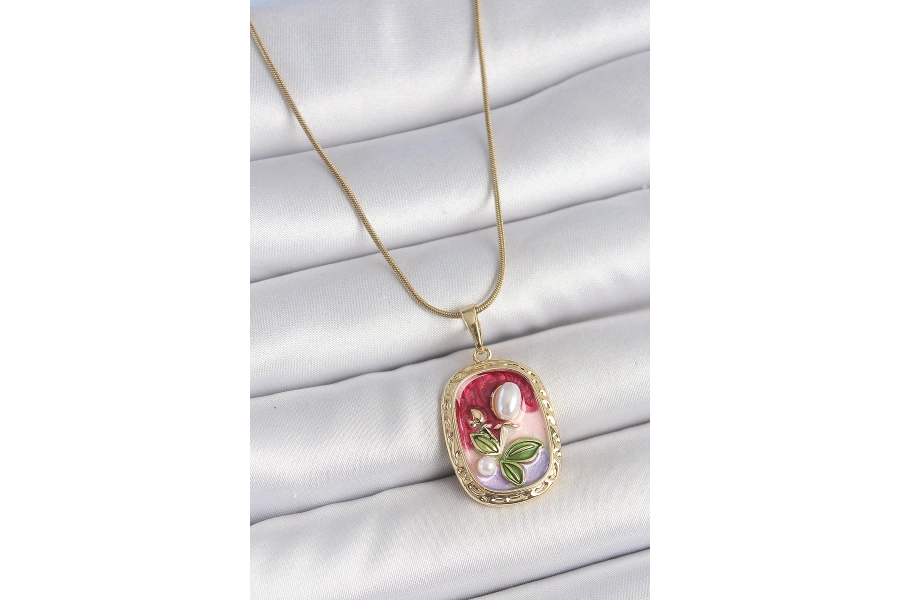 Shoecide 316l Çelik Gold Renk Zincir Mix Renk İncili Çiçek İşlemeli Portre Model Kadın Kolye