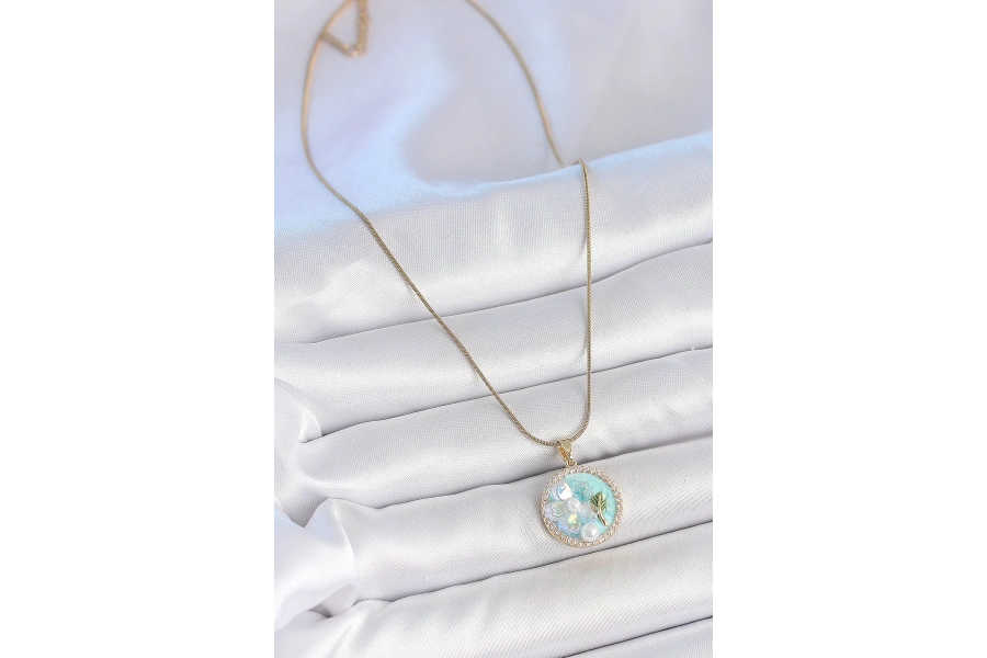 Shoecide 316l Çelik Gold Renk Zincir Zirkon Taş Detaylı Mavi Mineli Çiçek İşlemeli İnci Detay Kadın Kolye