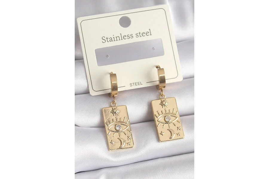 Shoecide 316l Çelik Gold Renk Zirkon Taşlı Göz İşleme Detay Plaka Model Kadın Küpe