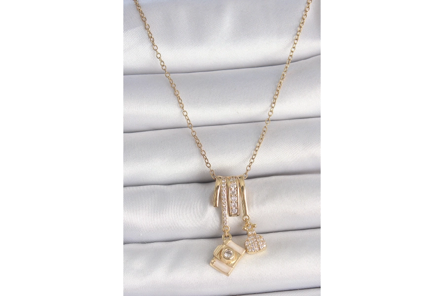 Shoecide 316l Çelik Gold Renk Zirkon Taşlı Sallantı Fotoğraf Makinası Figür Charm Kadın Kolye