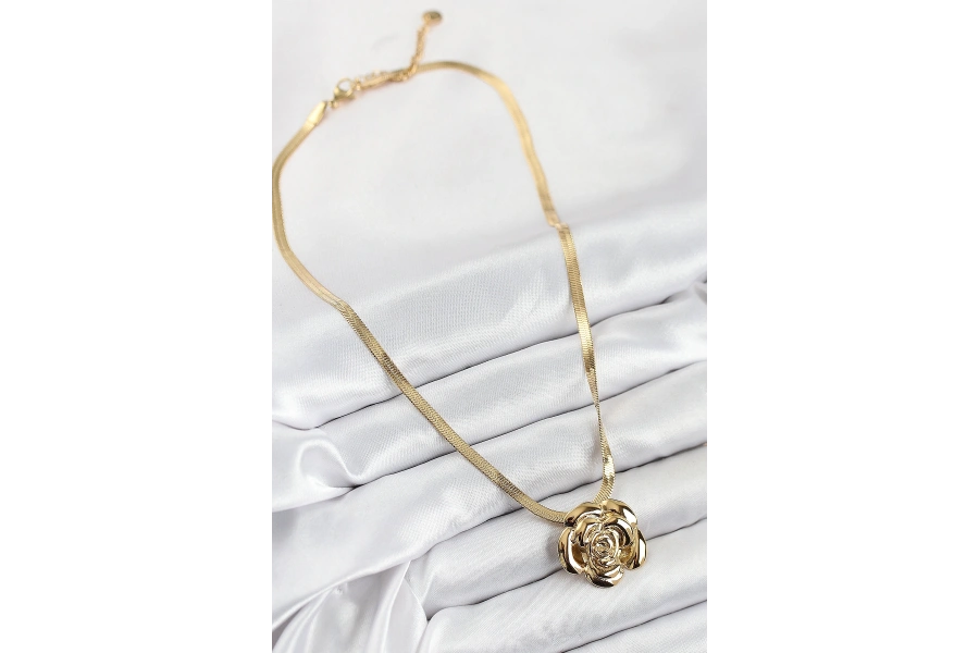 Shoecide 316l Çelik Gül Figürlü İtalyan Zincir Model Gold Renk Kadın Kolye