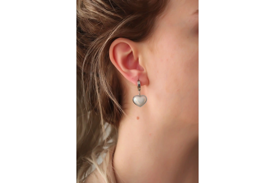 Shoecide 316l Çelik Gümüş Renk Beyaz Bombeli Kalp Küpe