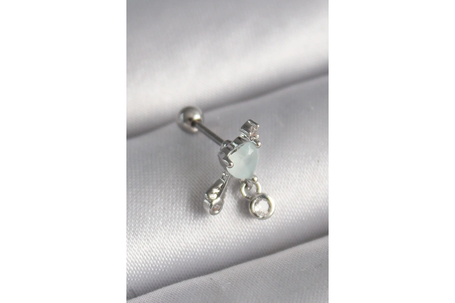 Shoecide 316l Çelik Gümüş Renk Beyaz Minelik Kalp Sallantı Zirkon Taş Detay Tragus Piercing