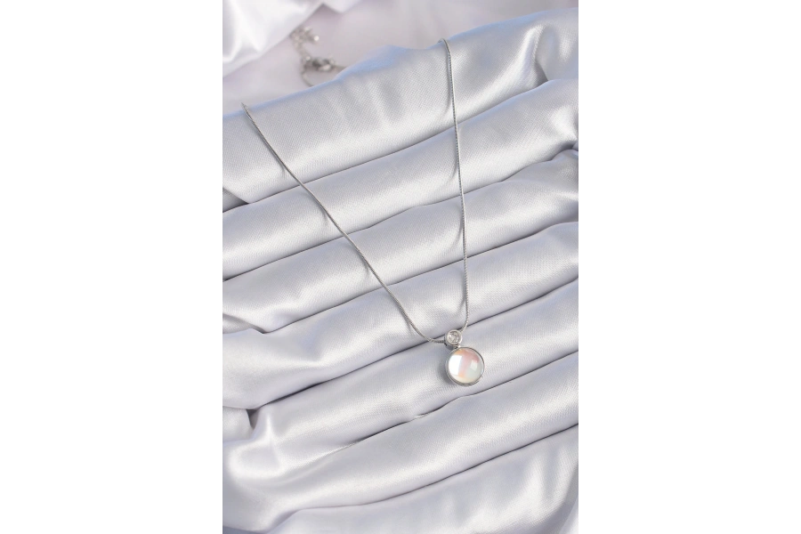 Shoecide 316l Çelik Gümüş Renk Beyaz Sedefli Vintage Model Kadın Kolye