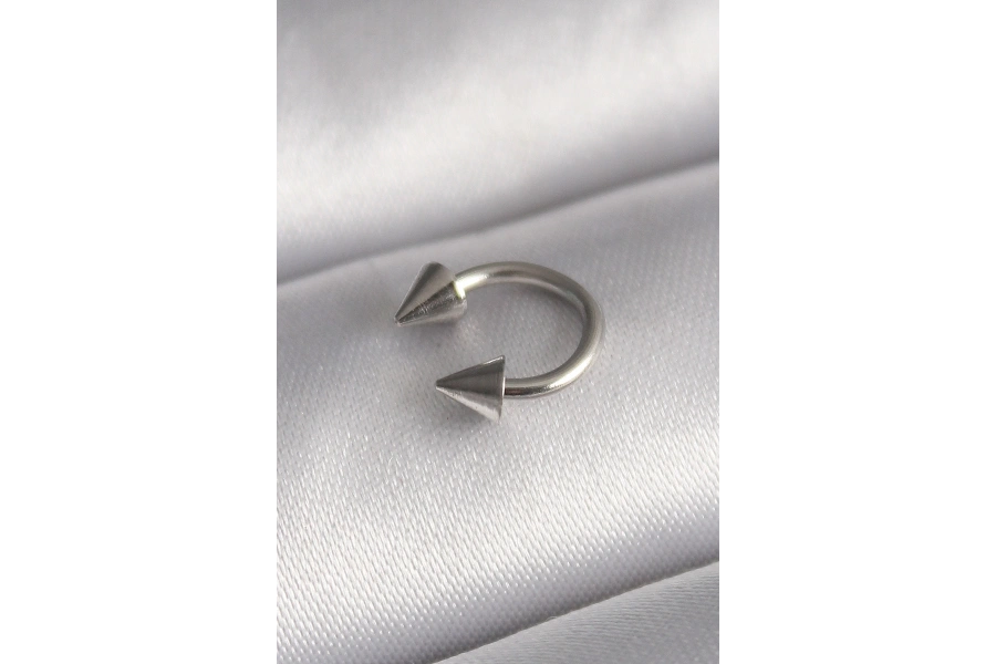 Shoecide 316l Çelik Gümüş Renk Halka Çivi Model Kadın Piercing