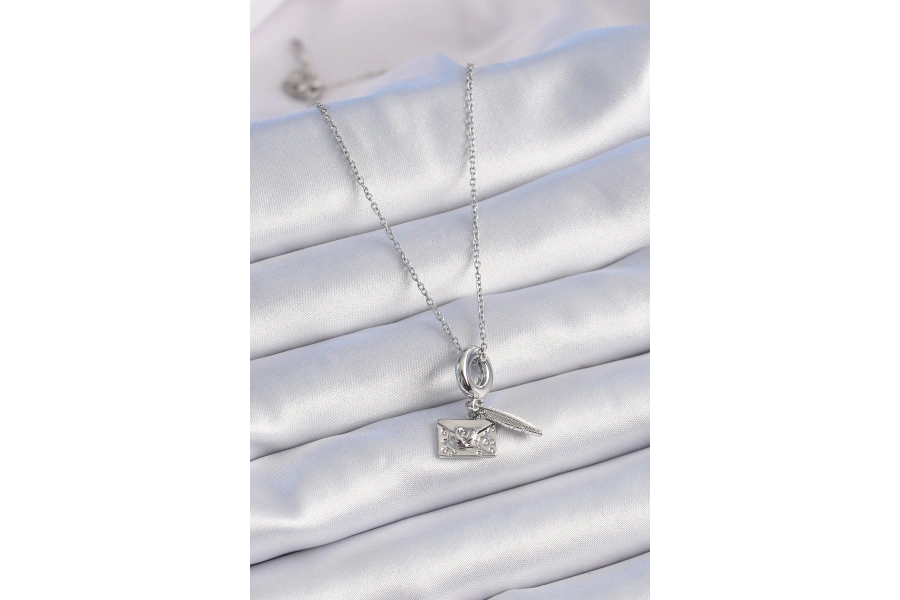 Shoecide 316l Çelik Gümüş Renk Kalp Detay Mektup Figür Charm Model Kadın Kolye