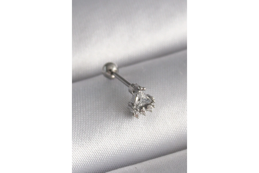 Shoecide 316l Çelik Gümüş Renk Üçgen Zirkon Taşlı Tragus Piercing