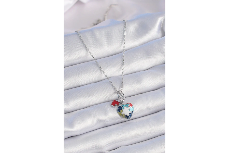 Shoecide 316l Çelik Gümüş Renk Yapboz Motif Kalp Figür Charm Model Kadın Kolye