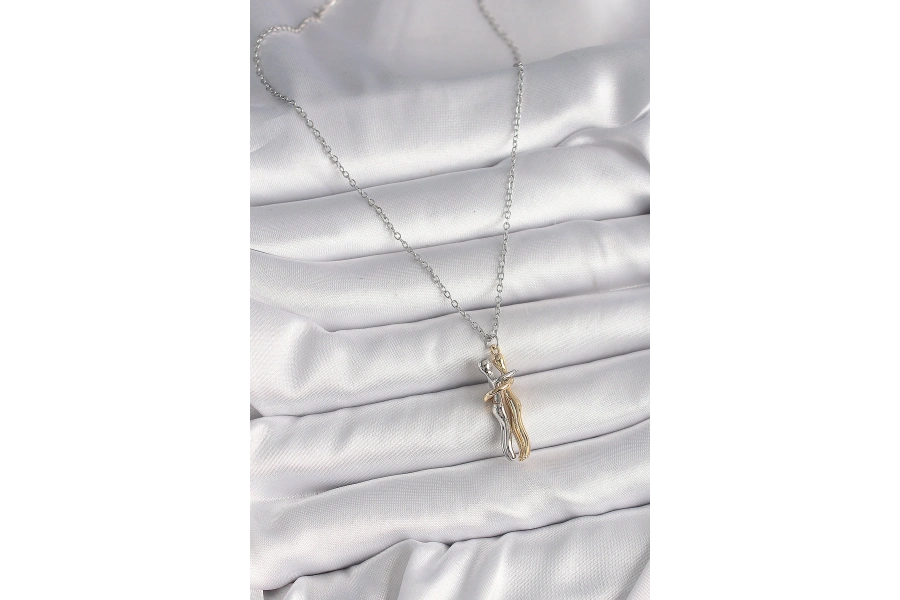 Shoecide 316l Çelik Gümüş Renk Zincir Sarılma Model Kadın Kolye