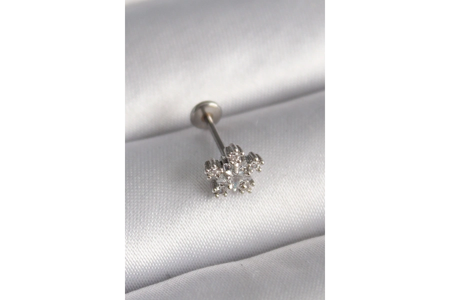 Shoecide 316l Çelik Gümüş Renk Zirkon Taşlı Yıldız Model Tragus Piercing