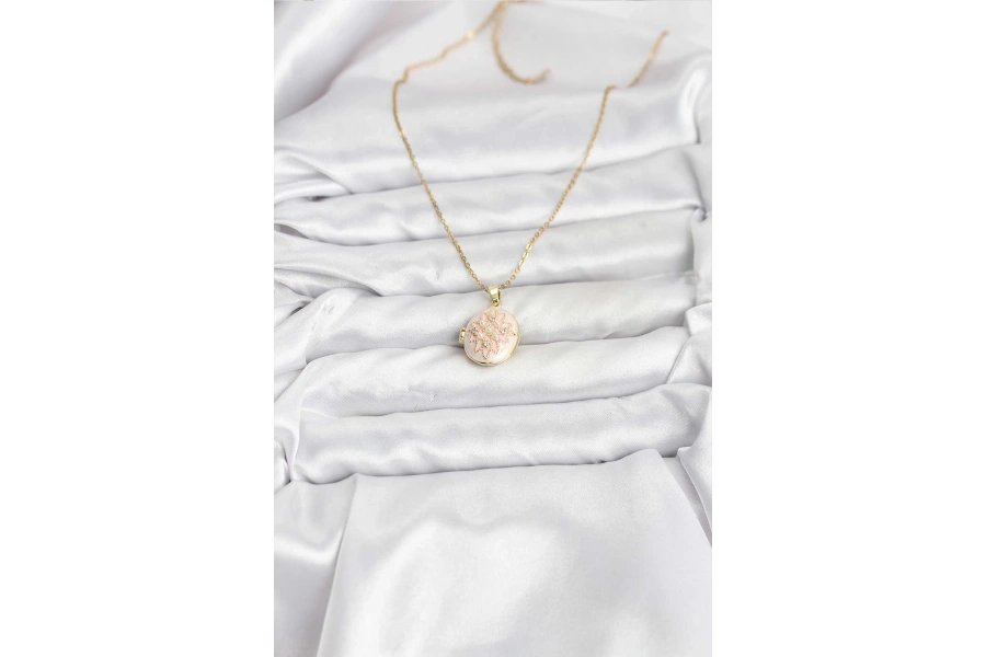 Shoecide 316l Çelik Zincir Gold Renk Mineli Lotus Model Açılabilir Kadın Kolye