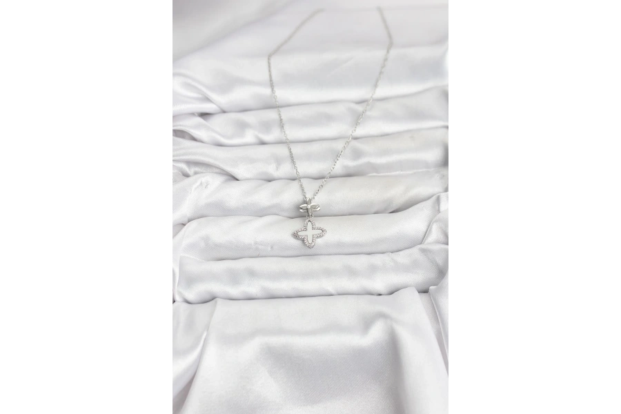 Shoecide 316l Çelik Zincir Gümüş Renk 4 Yapraklı Yonca Model Zirkon Taşlı Kadın Kolye