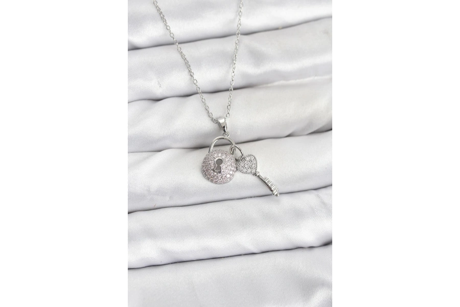 Shoecide 316l Çelik Zincir Gümüş Renk Kilit Anahtar Model Zirkon Taşlı Kadın Kolye
