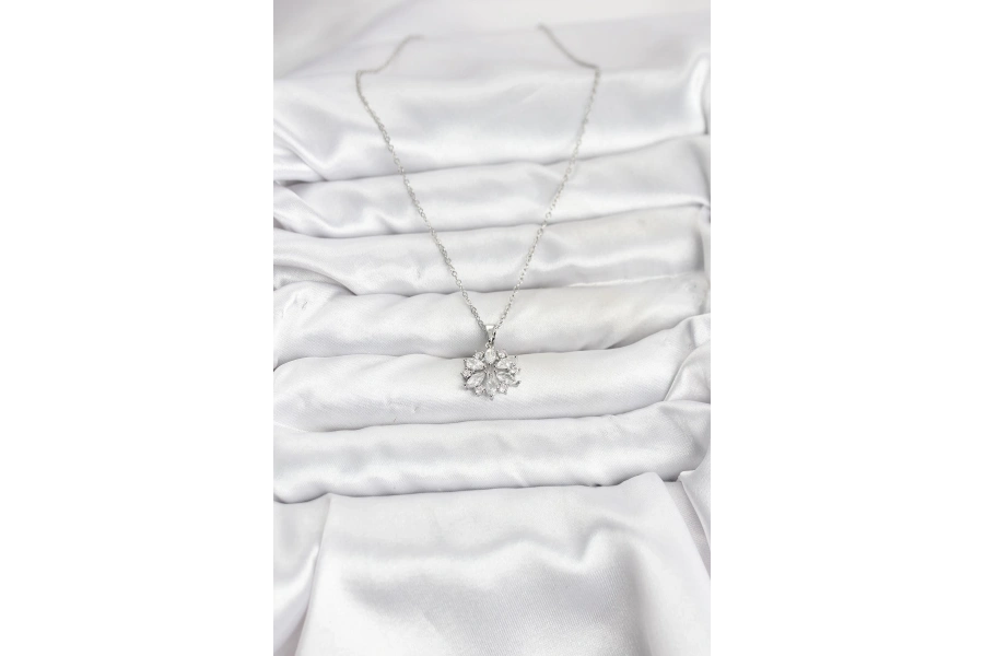 Shoecide 316l Çelik Zincir Gümüş Renk Lotus Model Zirkon Taşlı Kadın Kolye