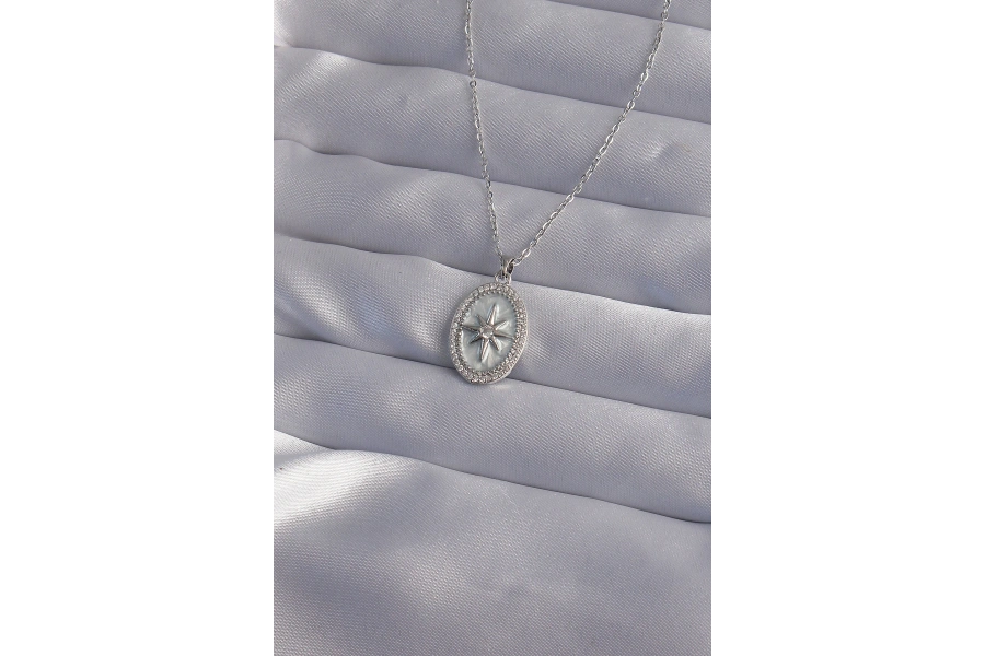 Shoecide 316l Çelik Zincir Gümüş Renk Zirkon Taşlı Kabartmalı Kutup Yıldızı Kolye