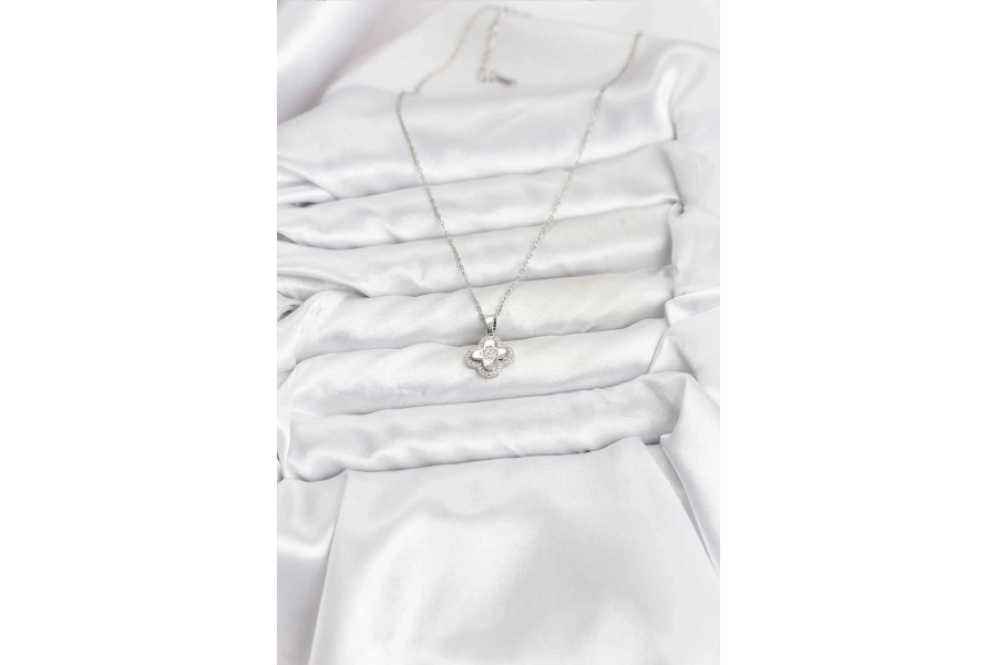 Shoecide 316l Çelik Zincir Gümüş Renk Zirkon Taşlı Yonca Model Kadın Kolye