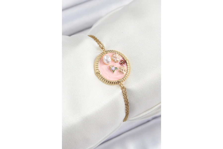 Shoecide 316l Çelik Zincir Pembe Mineli Sanatsal Portre İnci Detaylı Çiçek Model Gold Renk Kadın Bileklik