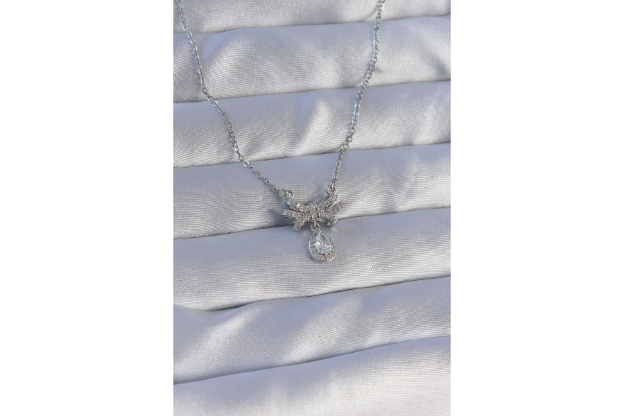 Shoecide 316l Çelik Zincirli Gümüş Renk Zirkon Taşlı Damla Detay Fiyonk Model Kolye