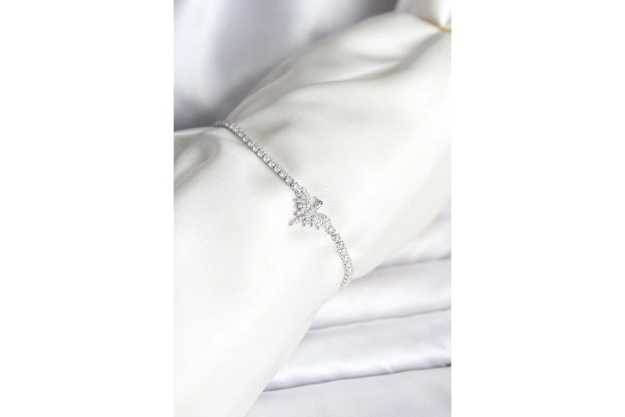 Shoecide Anka Kuşu Model Zirkon Taşlı Gümüş Renk Pirinç Su Yolu Kadın Bileklik