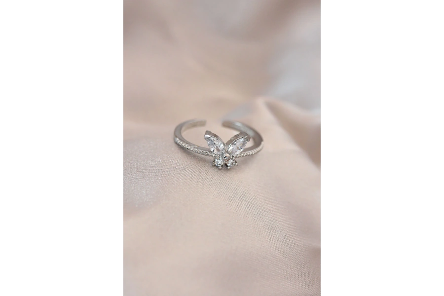 Shoecide Ayarlamalı Gümüş Renk Metal Zirkon Taş Ve Kristal Taşlı Kelebek Model Yüzük