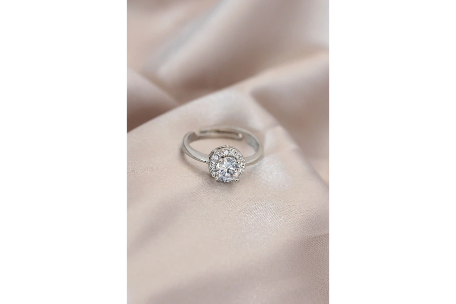 Shoecide Ayarlamalı Gümüş Renk Metal Zirkon Ve Kristal Taşlı Oval Model Yüzük