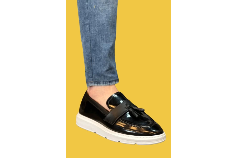 Shoecide Bağcıksız Yüksek Beyaz Taban Klasik Rugan Püsküllü Corcik Erkek Ayakkabı