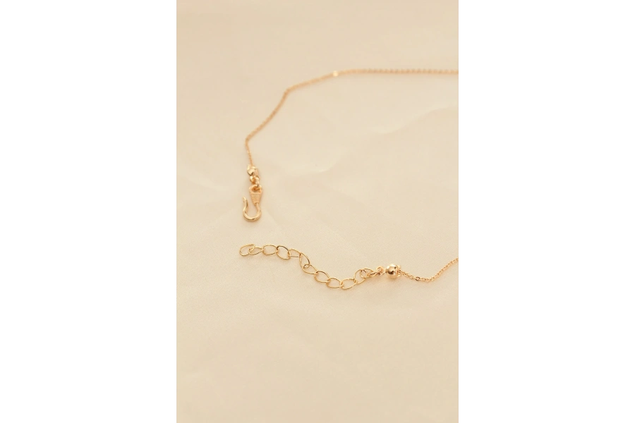 Shoecide Beyaz Sedefli Kelebek Figürlü Kadın Kolye