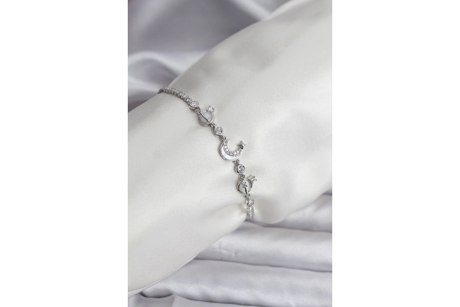 Shoecide Charmlı Model Zirkon Taşlı Gümüş Renk Su Yolu Kadın Bileklik