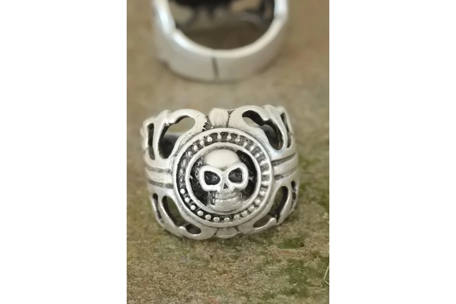 Shoecide Eskitme Gümüş Renk Metal Kuru Kafa Tasarım Ayarlamalı Erkek Yüzük