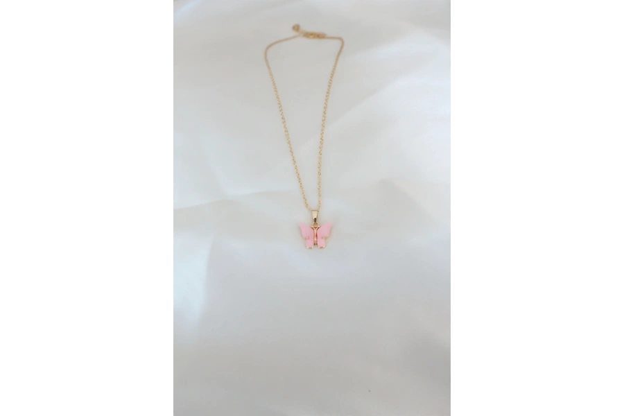 Shoecide Gold Kaplama Pembe Sedefli Kelebek Kolye