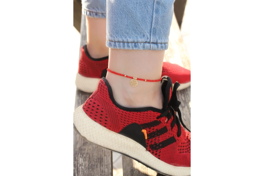 Shoecide Gold Metal Aksesuarlı Kırmızı Boncuk Detaylı Halhal
