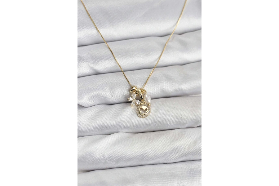 Shoecide Gold Renk Pirinç Minimal Kelebek Charmlı Kadın Kolye