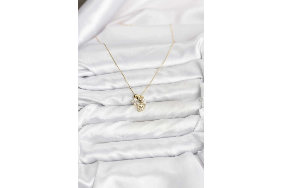 Shoecide Gold Renk Pirinç Minimal Kelebek Charmlı Kadın Kolye