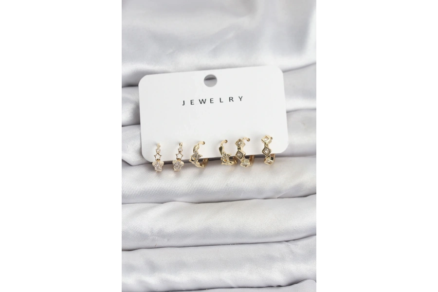 Shoecide Gold Renk Pirinç Yıldız Modelli Kadın Küpe Seti