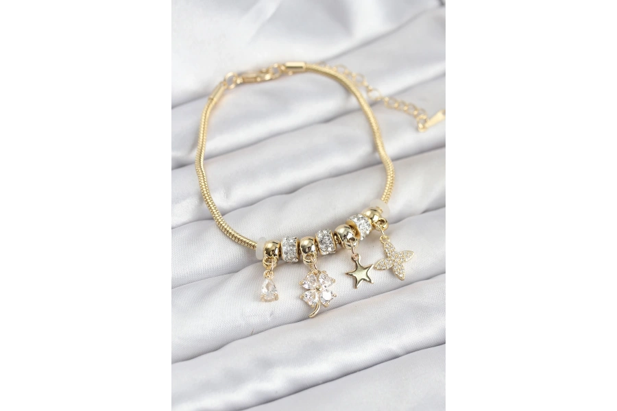 Shoecide Gold Renk Pirinç Yonca Charmlı Kadın Bileklik