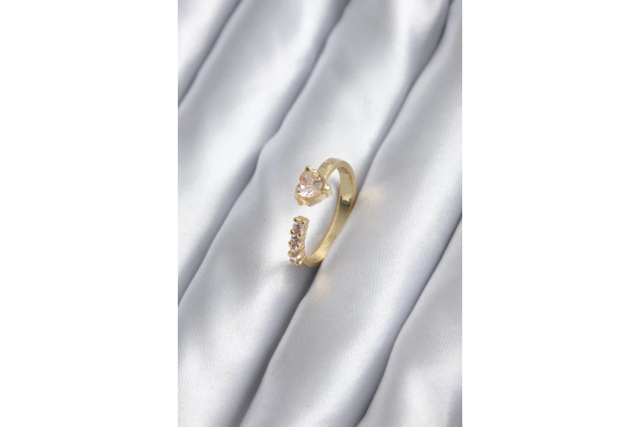 Shoecide Gold Renk Zirkon Taşlı Kalp Model Kadın Yüzük
