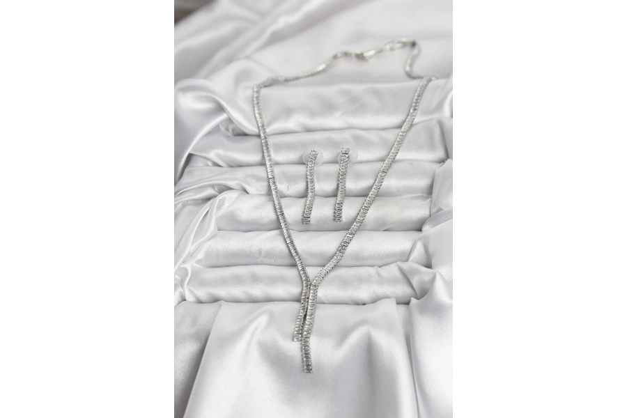 Shoecide Gümüş Renk Baget Zirkon Taşlı Kadın Kolye Küpe Set