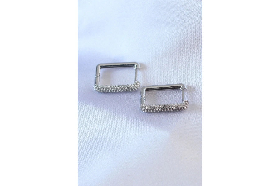 Shoecide Gümüş Renk Kare Model Zirkon Taşlı Pirinç Kadın Küpe