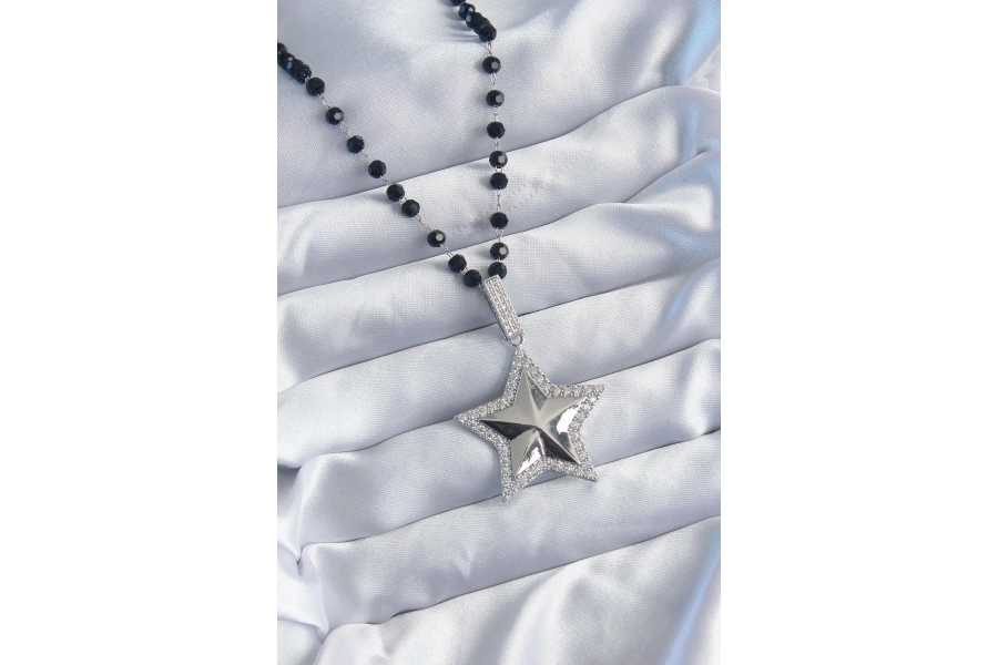 Shoecide Gümüş Renk Siyah Boncuk Zirkon Taşlı Pirinç Yıldız Model Vip Seri Kadın Kolye