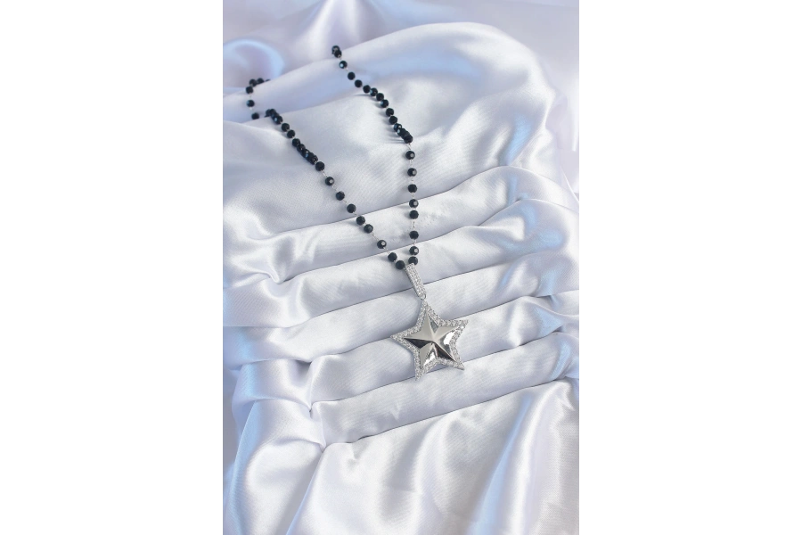 Shoecide Gümüş Renk Siyah Boncuk Zirkon Taşlı Pirinç Yıldız Model Vip Seri Kadın Kolye