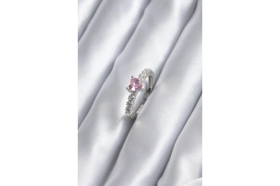 Shoecide Gümüş Renk Zirkon Taşlı Pembe Kristal Kalp Model Kadın Yüzük