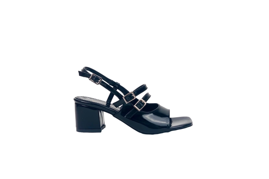 Shoecide Kadın Fonka Siyah Rugan Alçak Topuk Tokalı Sandalet 5 Cm
