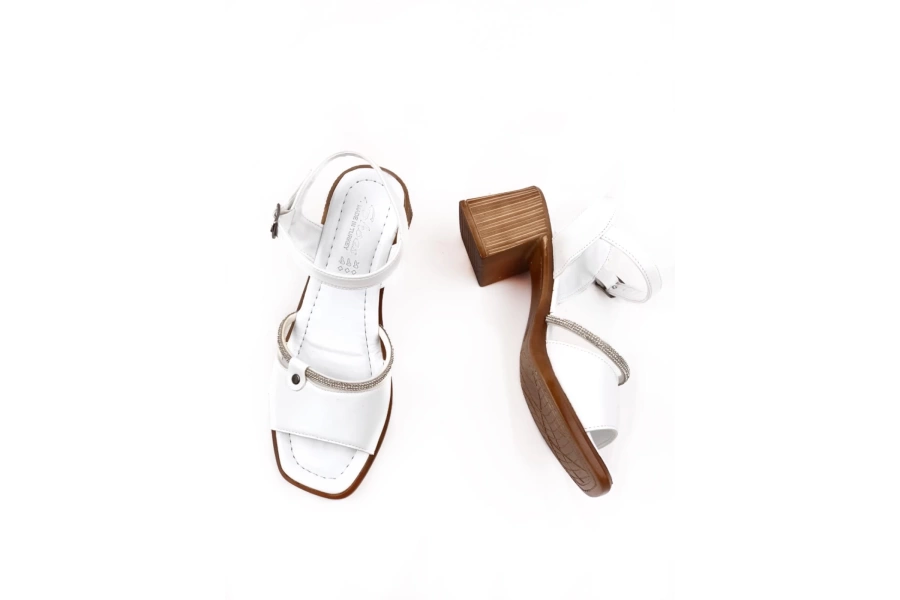 Shoecide Kadın Jakk Beyaz Ökçeli Hazır Ortopedi Taban Taşlı Terlik Sandalet