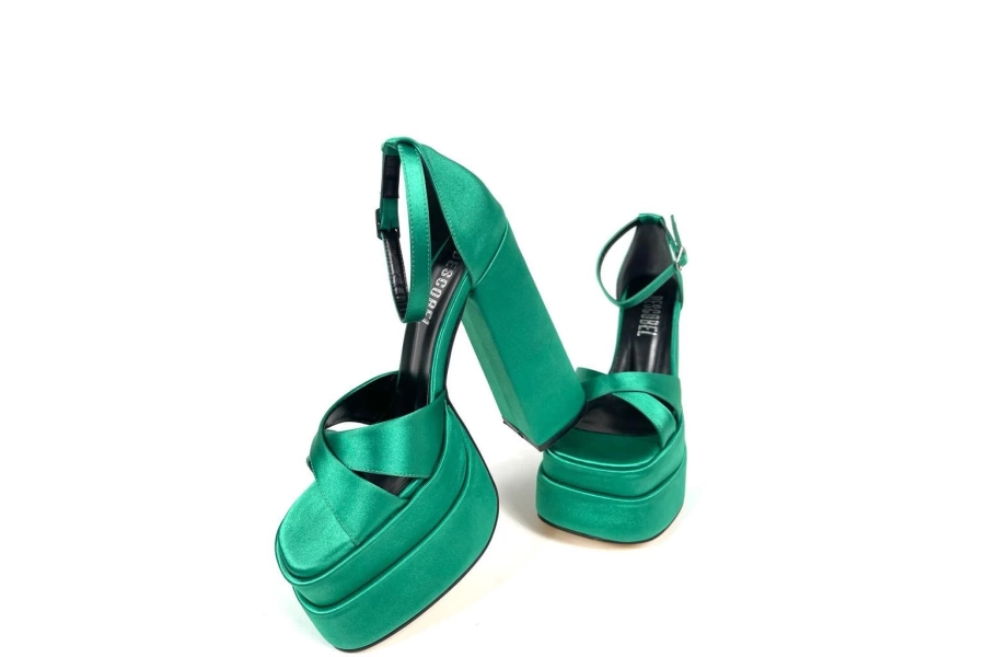 Shoecide Kadın Renc Yeşil Saten Yüksek Çift Platform Topuklu Sandalet