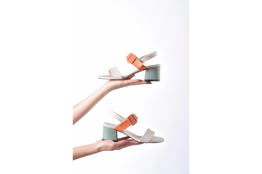Shoecide Kadın Sony Bejmint Renkli Toka Detaylı Sandalettopuklu Ayakkabı
