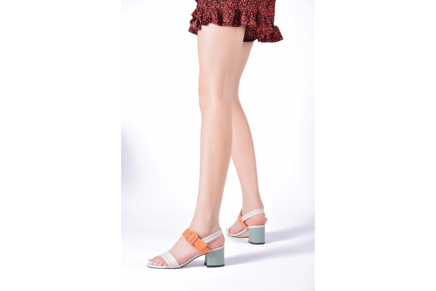 Shoecide Kadın Sony Bejmint Renkli Toka Detaylı Sandalettopuklu Ayakkabı