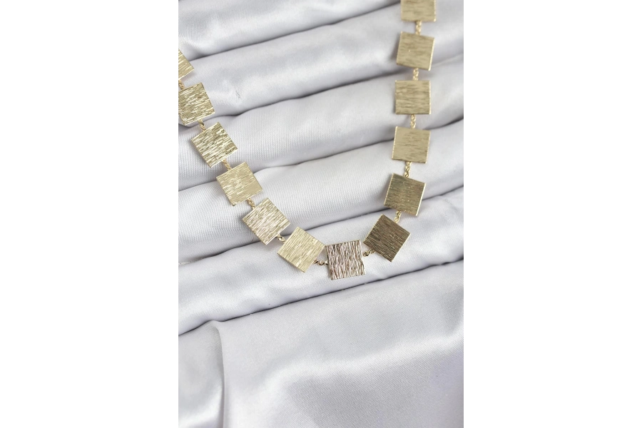 Shoecide Kare Plaka Model Gold Renk Kadın Kolye