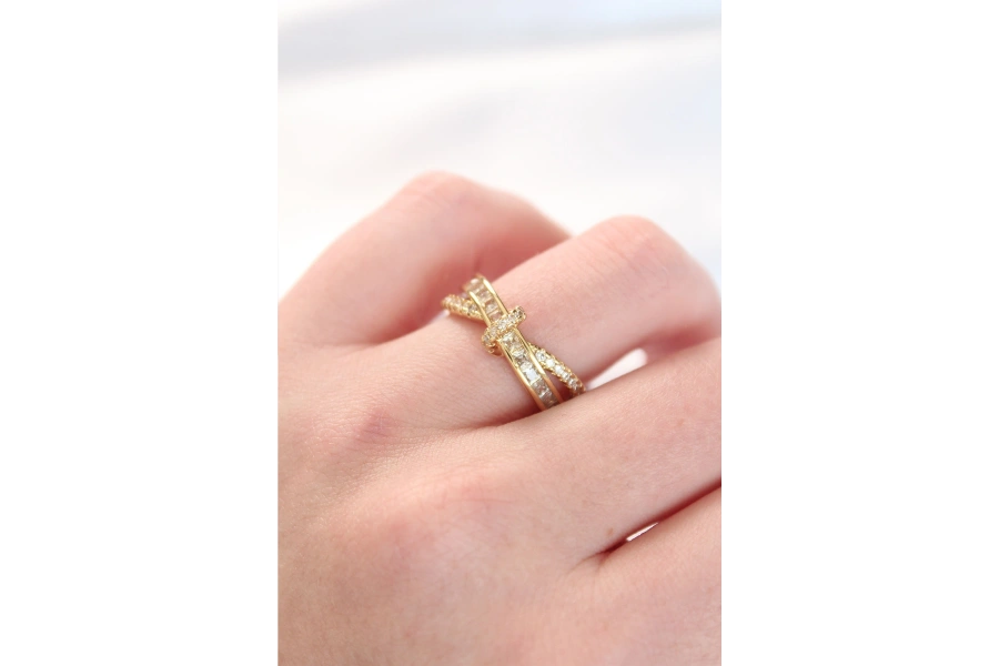 Shoecide Kıvrım Model Gold Renk Zirkon Taşlı Ayarlanabilir Yüzük