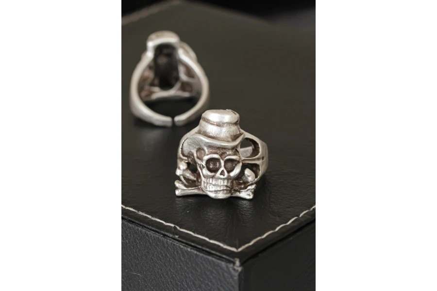 Shoecide Kuru Kafa Tasarımlı Eskitme Gümüş Renkli Ayarlamalı Model Erkek Yüzük