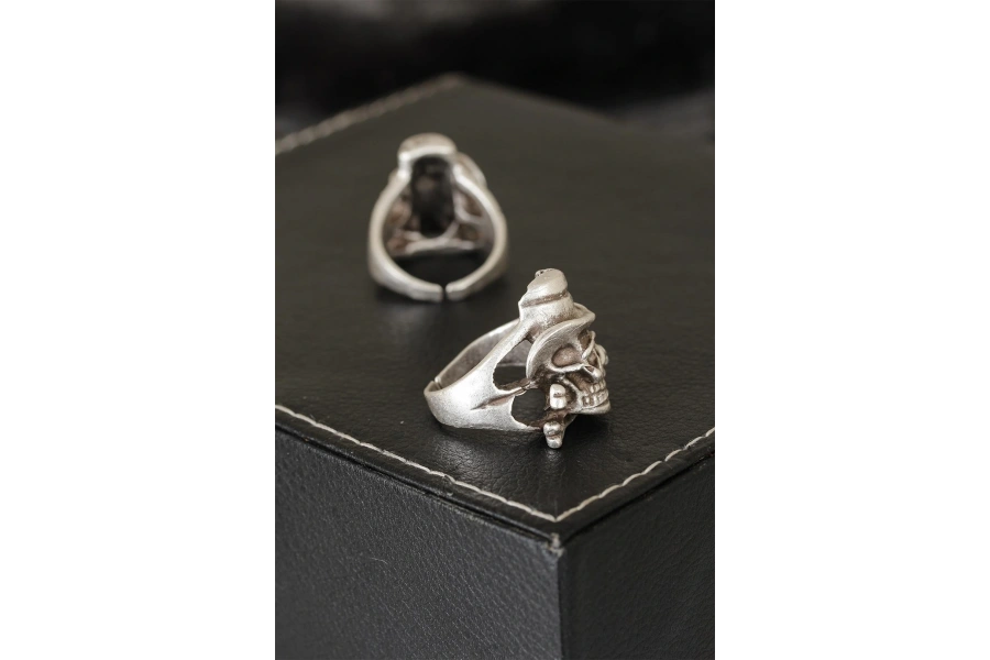 Shoecide Kuru Kafa Tasarımlı Eskitme Gümüş Renkli Ayarlamalı Model Erkek Yüzük